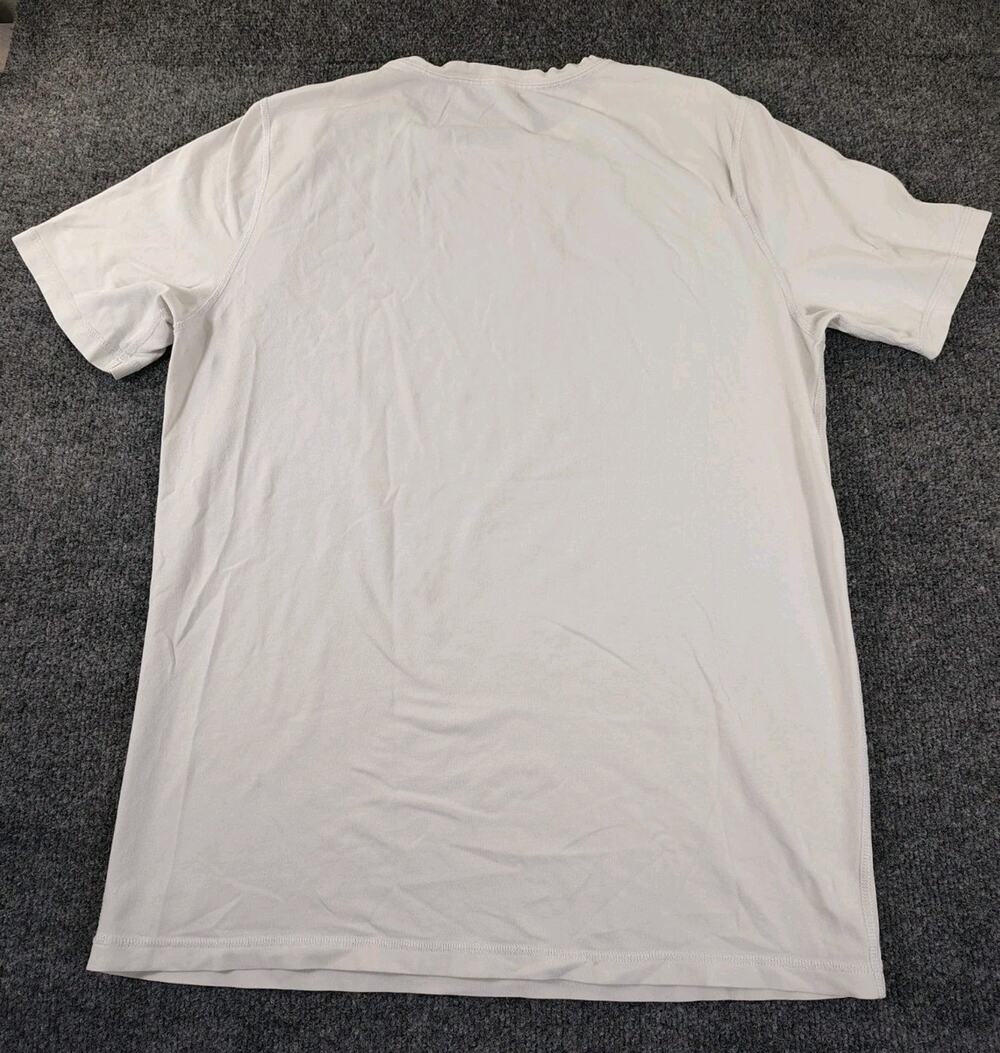 Vuori Strato Tech Tee Mens M White Performance Crew Neck Stretch DreamKnit Shirt